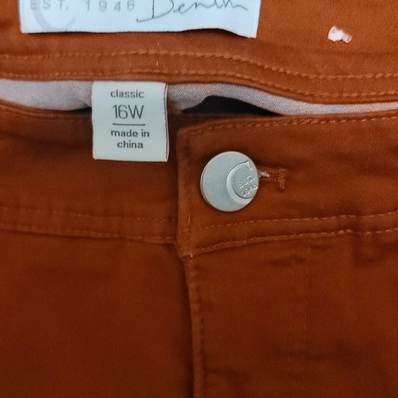 Classic PLUS   High Rise Rust Colored Bootcut Jeans Sized16W - Picture 3 of 13